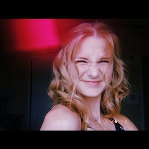 Meet your Posher, Kelsey's channel